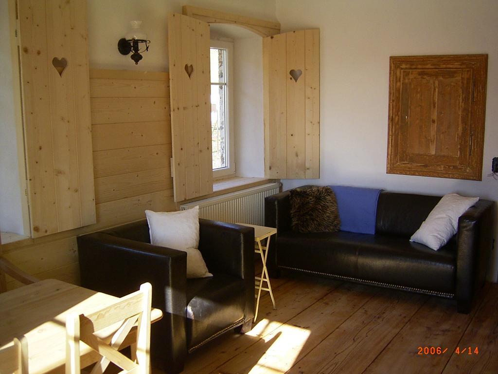 Landhof Schober Appartementen Weissbriach Room photo
